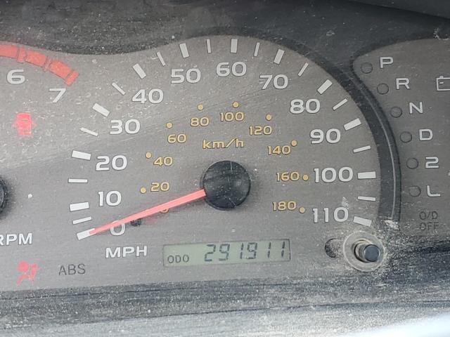 Фото 8 с аукциона – 2002 TOYOTA SEQUOIA SR с VIN 5TDBT44A92S104173