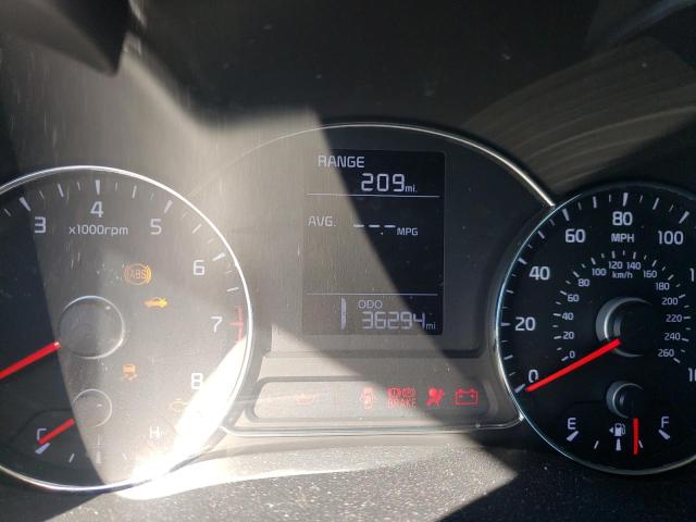 Photo 8 from auction – 2016 KIA FORTE LX with VIN KNAFX4A66G5599013
