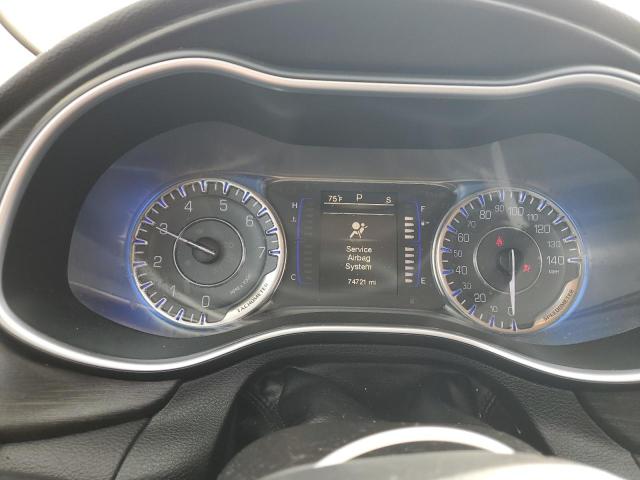 Photo 8 from auction – 2015 CHRYSLER 200 LIMITE with VIN 1C3CCCAB8FN652256
