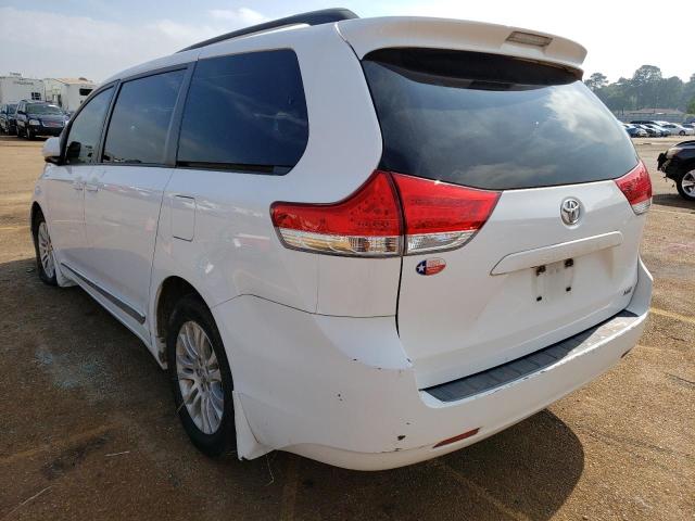 Photo 3 from auction – 2013 TOYOTA SIENNA XLE with VIN 5TDYK3DC2DS363633