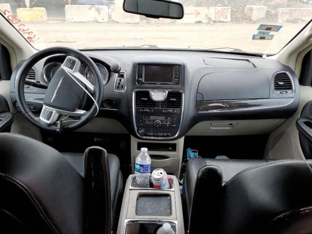 Photo 9 from auction – 2016 CHRYSLER TOWN & COU with VIN 2C4RC1BG2GR292569