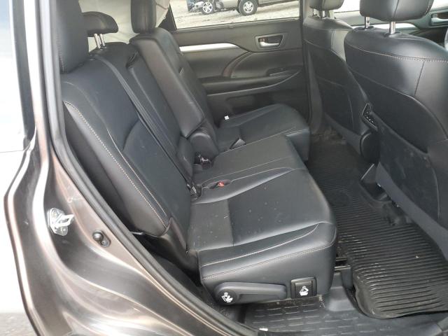 Photo 6 from auction – 2017 TOYOTA HIGHLANDER with VIN 5TDJZRFH2HS407368