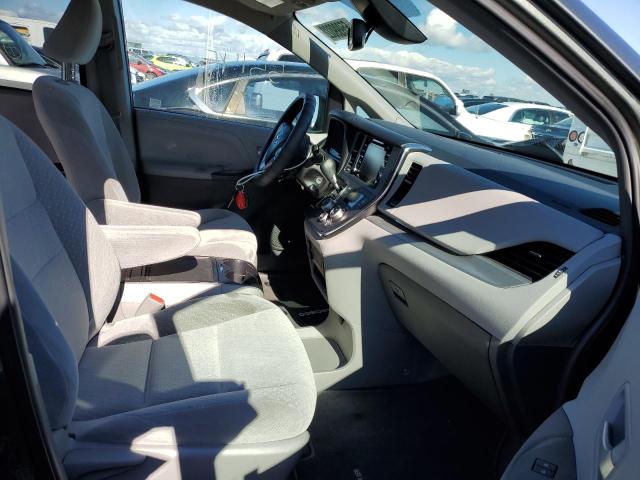Photo 5 from auction – 2018 TOYOTA SIENNA LE with VIN 5TDKZ3DC7JS955798