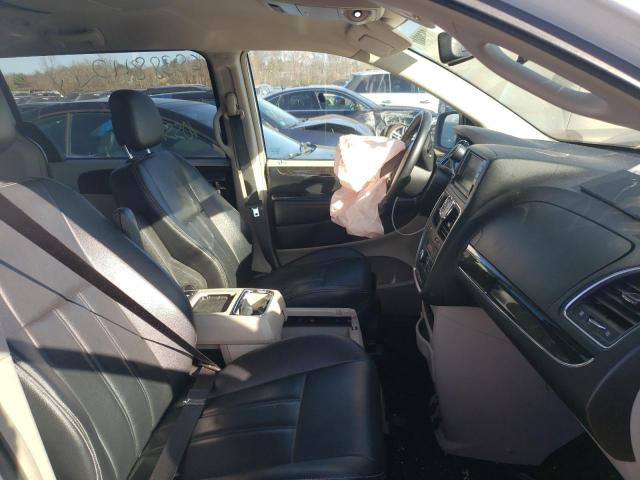 Photo 5 from auction – 2016 CHRYSLER TOWN & COU with VIN 2C4RC1BG3GR281256
