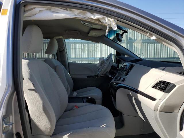Photo 5 from auction – 2012 TOYOTA SIENNA LE with VIN 5TDKK3DC0CS178002