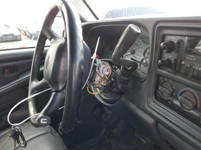 Photo 9 from auction – 2002 CHEVROLET SILVERADO with VIN 1GBHC24GX2E191367