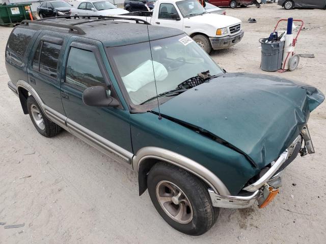 CHEVROLET BLAZER 1998 with VIN 1GNCS13W4W2252013 - Photo from auction