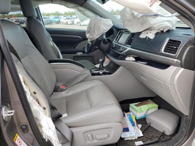 Photo 5 from auction – 2018 TOYOTA HIGHLANDER with VIN 5TDDZRFH2JS880660