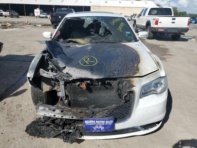 Photo 9 from auction – 2018 CHRYSLER 300 TOURIN with VIN 2C3CCAAG2JH275909