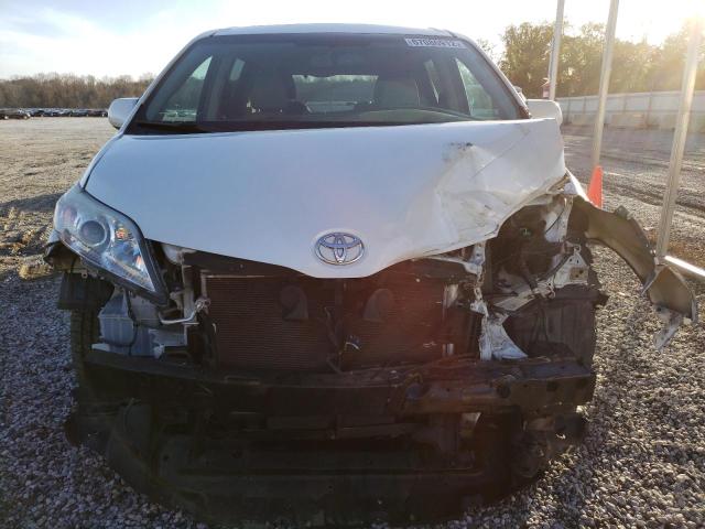 Photo 7 from auction – 2017 TOYOTA SIENNA XLE with VIN 5TDYZ3DC8HS820088