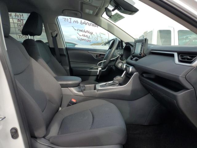 Photo 5 from auction – 2022 TOYOTA RAV4 LE with VIN 4T3MWRFV3NU067668