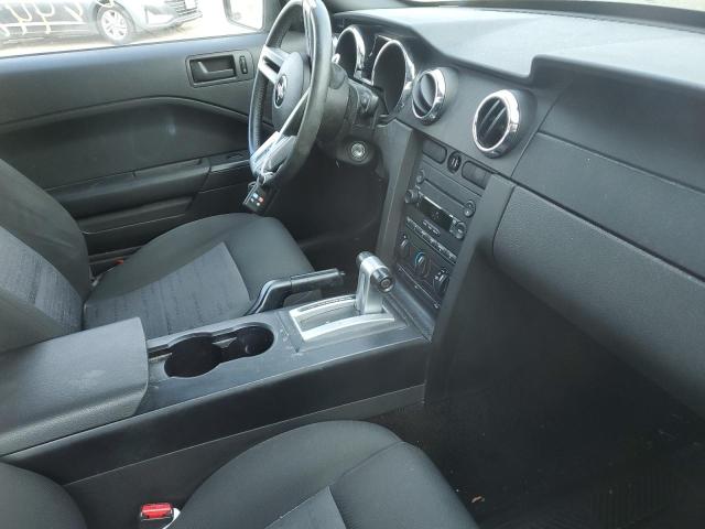 Photo 9 from auction – 2005 FORD MUSTANG with VIN 1ZVFT84N155227940
