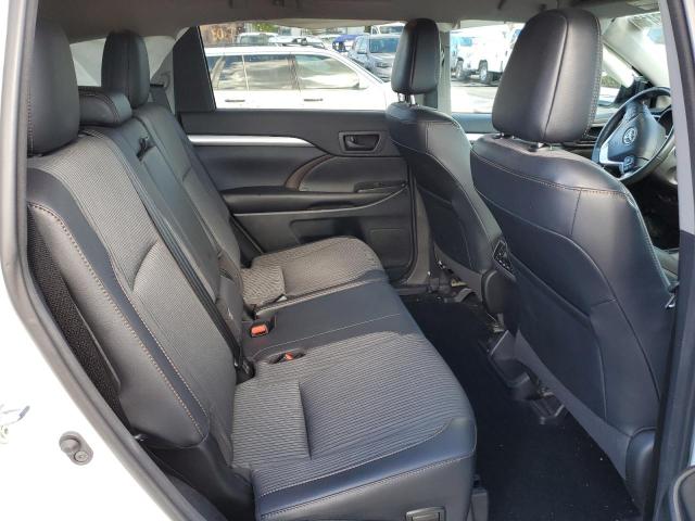 Photo 6 from auction – 2016 TOYOTA HIGHLANDER with VIN 5TDZKRFH4GS182120
