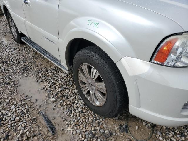 Photo 9 from auction – 2005 LINCOLN NAVIGATOR with VIN 5LMFU27525LJ01776