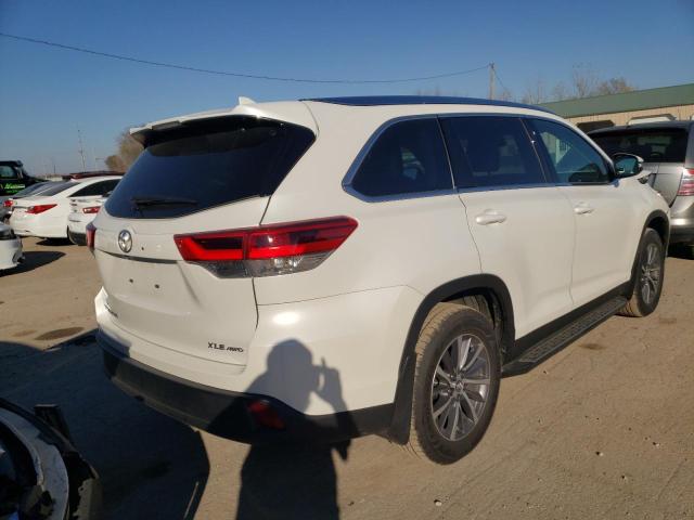 Photo 4 from auction – 2019 TOYOTA HIGHLANDER with VIN 5TDJZRFH2KS607772