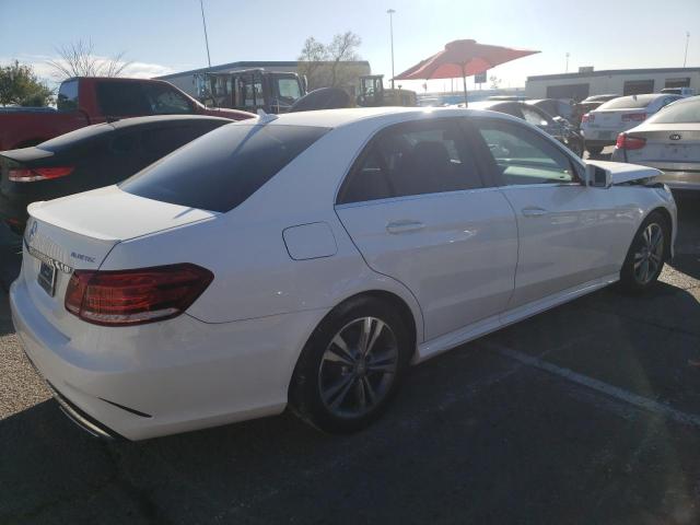 Photo 3 from auction – 2015 MERCEDES-BENZ E 250 BLUE with VIN WDDHF0EBXFB122041