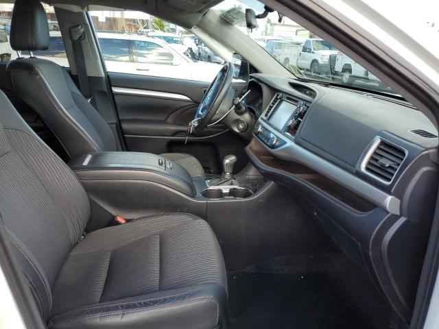 Photo 5 from auction – 2016 TOYOTA HIGHLANDER with VIN 5TDZKRFH4GS182120