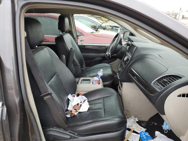 Photo 5 from auction – 2016 CHRYSLER TOWN & COU with VIN 2C4RC1BG2GR292569