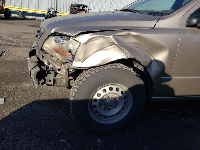 Photo 9 from auction – 2004 KIA SORENTO EX with VIN KNDJD733845313541