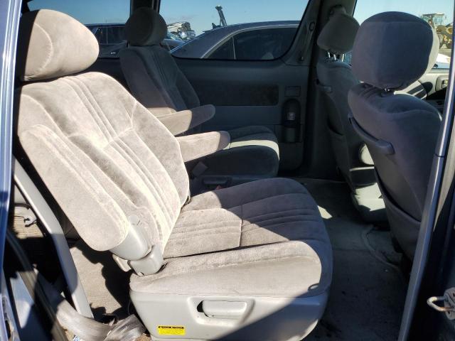 Photo 6 from auction – 2002 TOYOTA SIENNA LE with VIN 4T3ZF13C52U443700