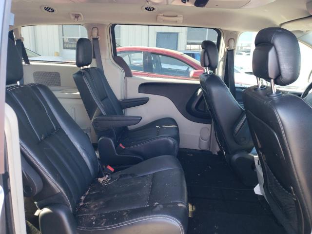 Photo 6 from auction – 2016 CHRYSLER TOWN & COU with VIN 2C4RC1BG8GR298652