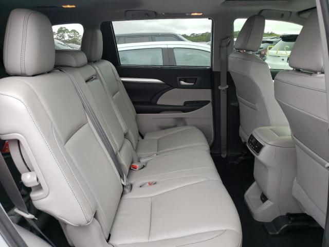 Photo 6 from auction – 2018 TOYOTA HIGHLANDER with VIN 5TDKZRFH3JS530056