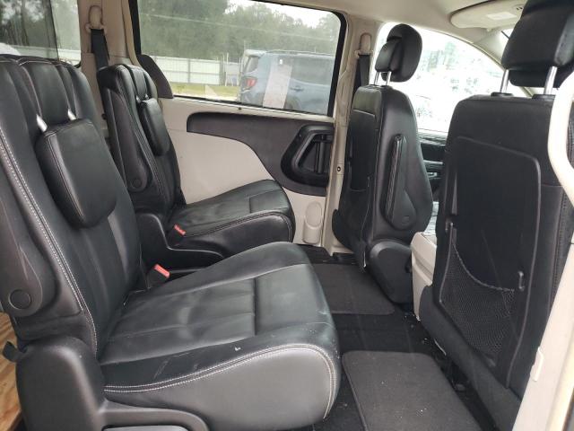 Photo 6 from auction – 2015 CHRYSLER TOWN & COU with VIN 2C4RC1BG7FR752730