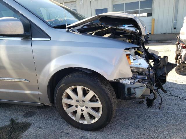 Photo 9 from auction – 2016 CHRYSLER TOWN & COU with VIN 2C4RC1BG8GR298652
