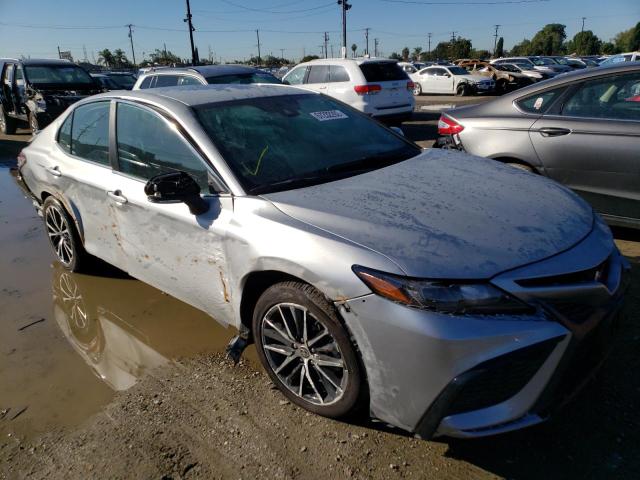 TOYOTA CAMRY SE 2022 with VIN 4T1G11AK2NU621978 - Photo from auction