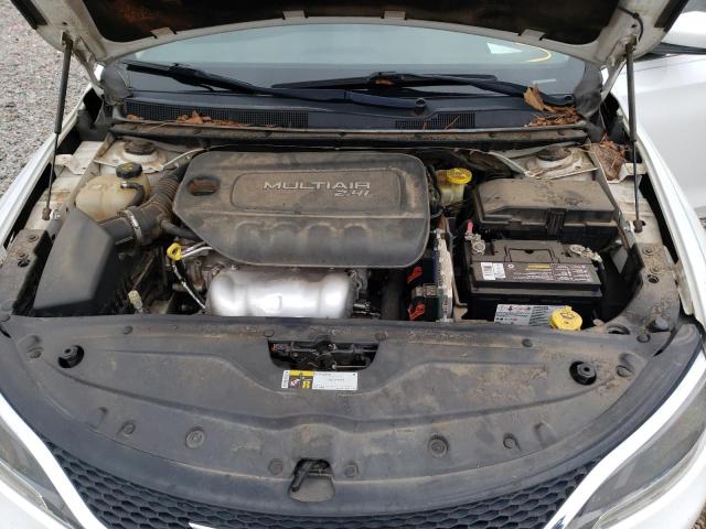 Photo 7 from auction – 2015 CHRYSLER 200 LIMITE with VIN 1C3CCCABXFN537982