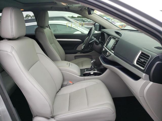 Photo 5 from auction – 2018 TOYOTA HIGHLANDER with VIN 5TDKZRFH3JS530056