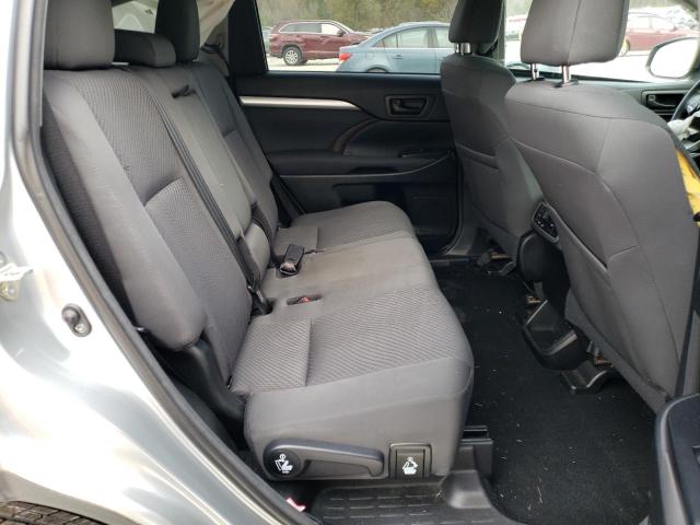 Photo 6 from auction – 2018 TOYOTA HIGHLANDER with VIN 5TDBZRFH4JS844170