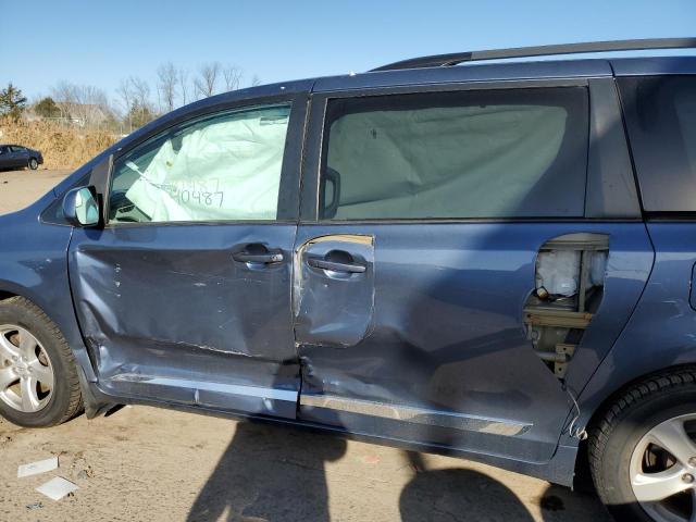 Photo 9 from auction – 2017 TOYOTA SIENNA LE with VIN 5TDKZ3DC7HS770368