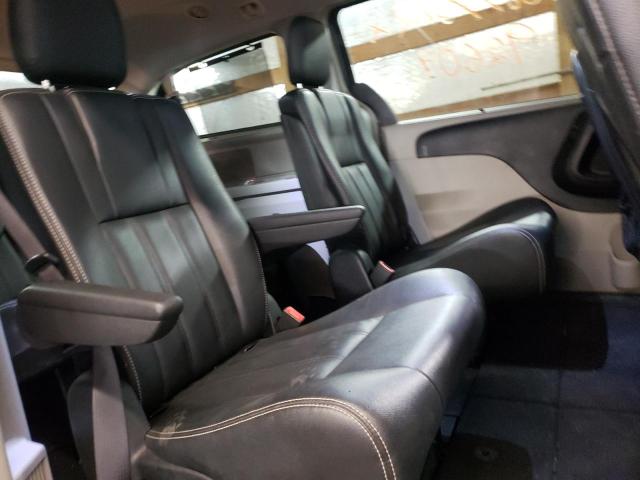 Photo 6 from auction – 2016 CHRYSLER TOWN & COU with VIN 2C4RC1BG7GR305543