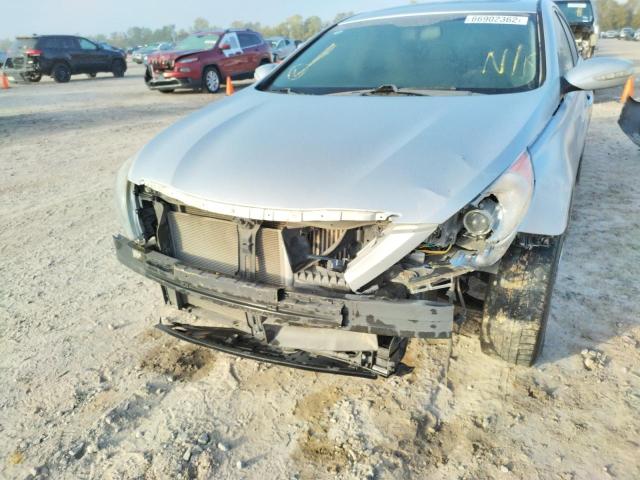 Photo 9 from auction – 2011 HYUNDAI SONATA SE with VIN 5NPEC4ABXBH261209