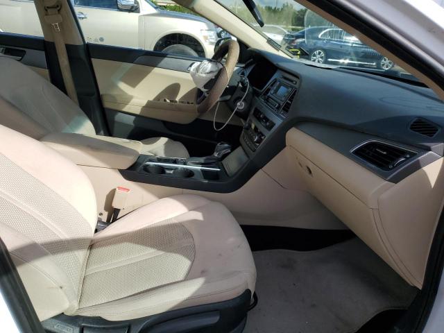 Photo 5 from auction – 2017 HYUNDAI SONATA SE with VIN 5NPE24AF9HH477339