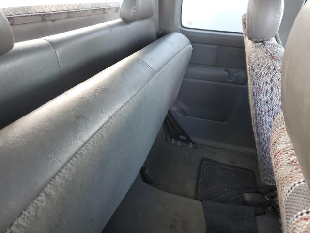 Photo 6 from auction – 2000 CHEVROLET SILVERADO with VIN 1GCEK19T4YE208593