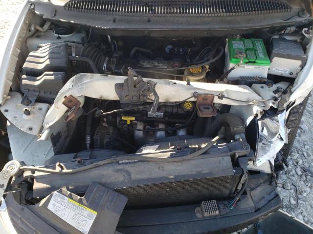Photo 7 from auction – 2002 CHRYSLER TOWN & COU with VIN 2C8GP64L32R796476