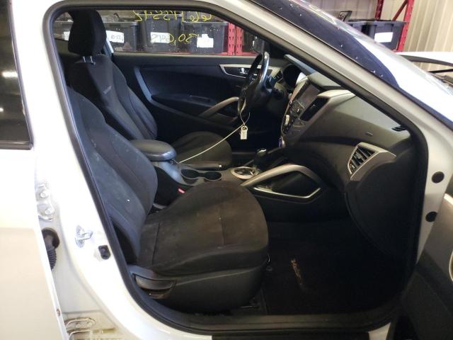 Photo 5 from auction – 2017 HYUNDAI VELOSTER with VIN KMHTC6AD2HU324401