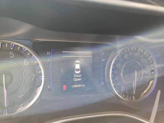 Photo 8 from auction – 2015 CHRYSLER 200 LIMITE with VIN 1C3CCCAB4FN716051