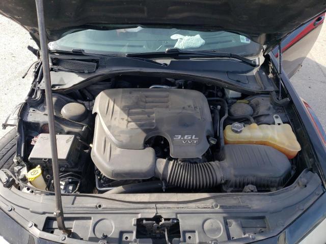 Photo 7 from auction – 2017 CHRYSLER 300 LIMITE with VIN 2C3CCARG0HH637444