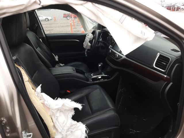 Photo 5 from auction – 2016 TOYOTA HIGHLANDER with VIN 5TDDKRFHXGS300939