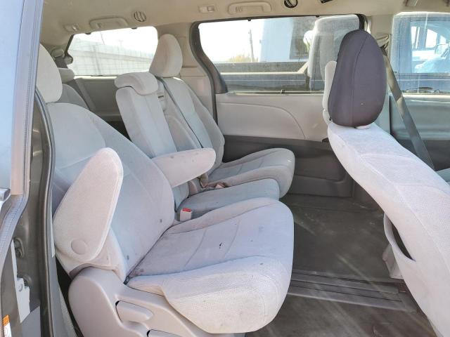 Photo 6 from auction – 2015 TOYOTA SIENNA LE with VIN 5TDKK3DC9FS647933