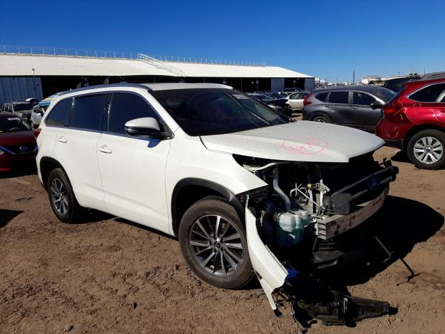TOYOTA HIGHLANDER 2018 with VIN 5TDKZRFH0JS549082 - Photo from auction