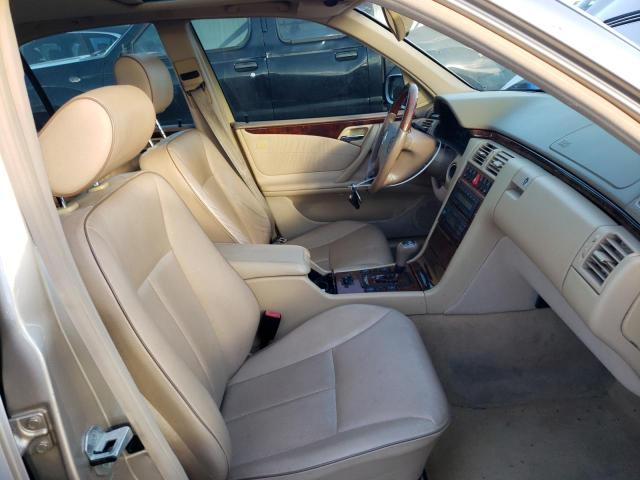 Photo 5 from auction – 2000 MERCEDES-BENZ E 320 4MAT with VIN WDBJF82J0YX033878