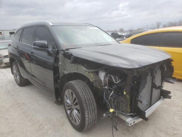 TOYOTA HIGHLANDER 2022 with VIN 5TDFZRBH5NS172990 - Photo from auction