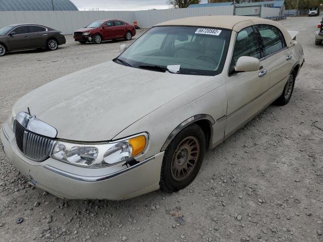 Photo 2 from auction – 2002 LINCOLN TOWN CAR C with VIN 1LNHM83WX2Y666448