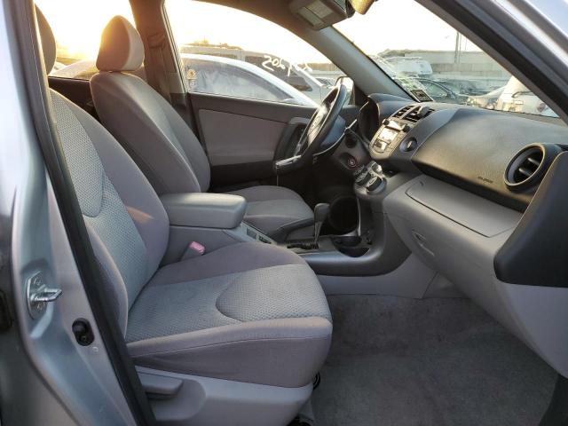 Photo 5 from auction – 2006 TOYOTA RAV4 with VIN JTMBD35V565012501