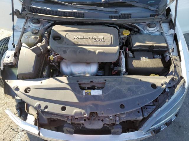 Photo 7 from auction – 2015 CHRYSLER 200 LIMITE with VIN 1C3CCCAB3FN635848