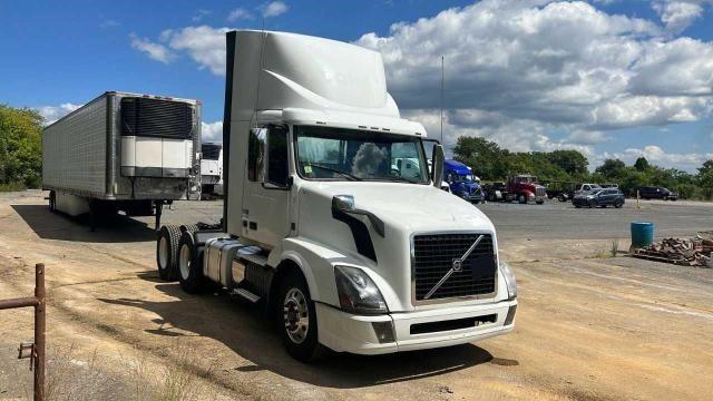 VOLVO VN VNL 2016 z numerem VIN 4V4NC9EG7GN930003 - Zdjęcie z aukcji